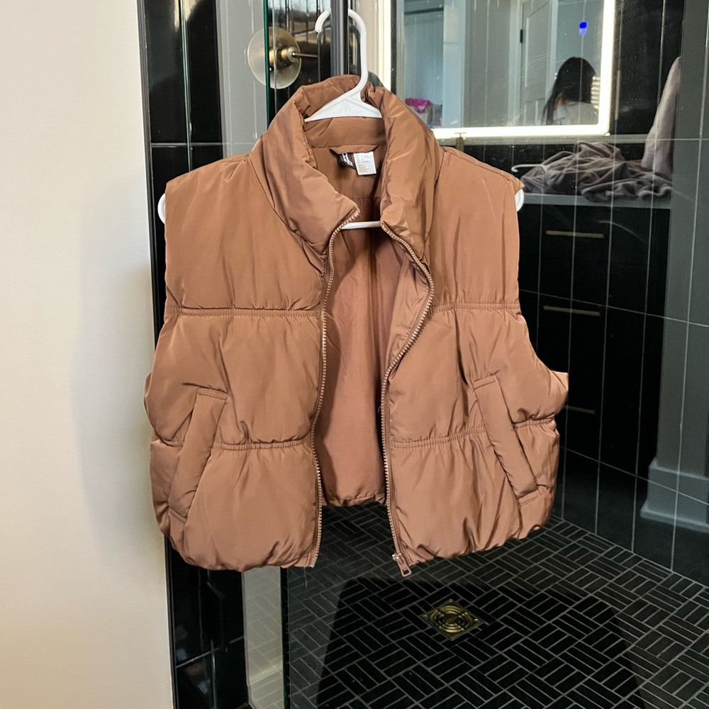 Cropped Puffer Vest